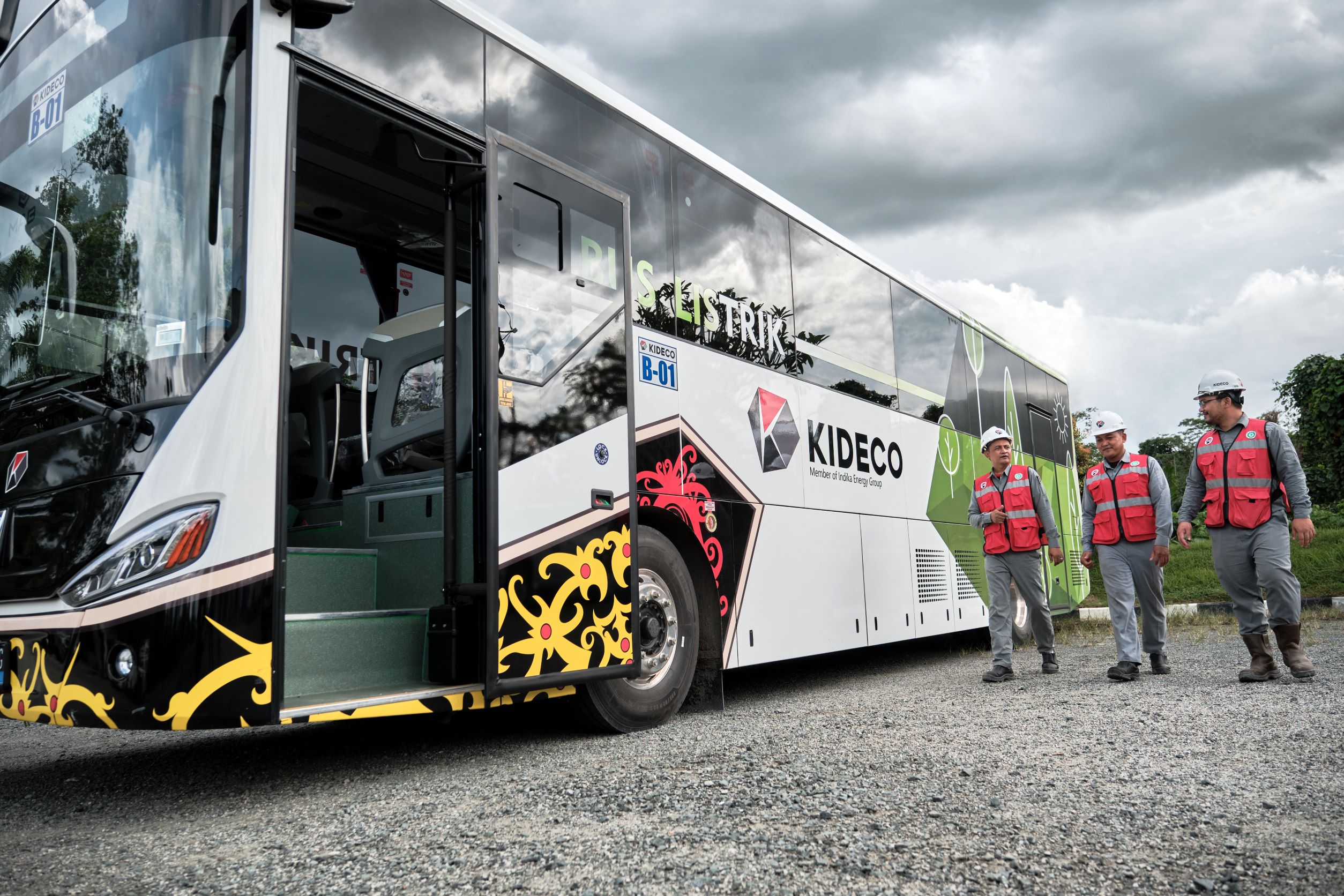 Ayo Naik Bus